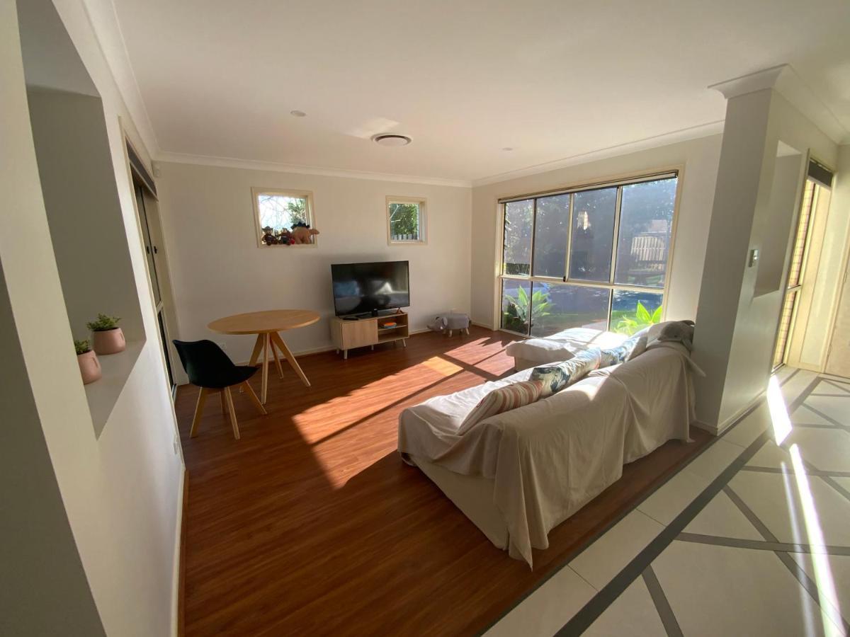 Shared House With Other Guests Near Shopping Center And Theme Parks Apartamento Gold Coast Exterior foto