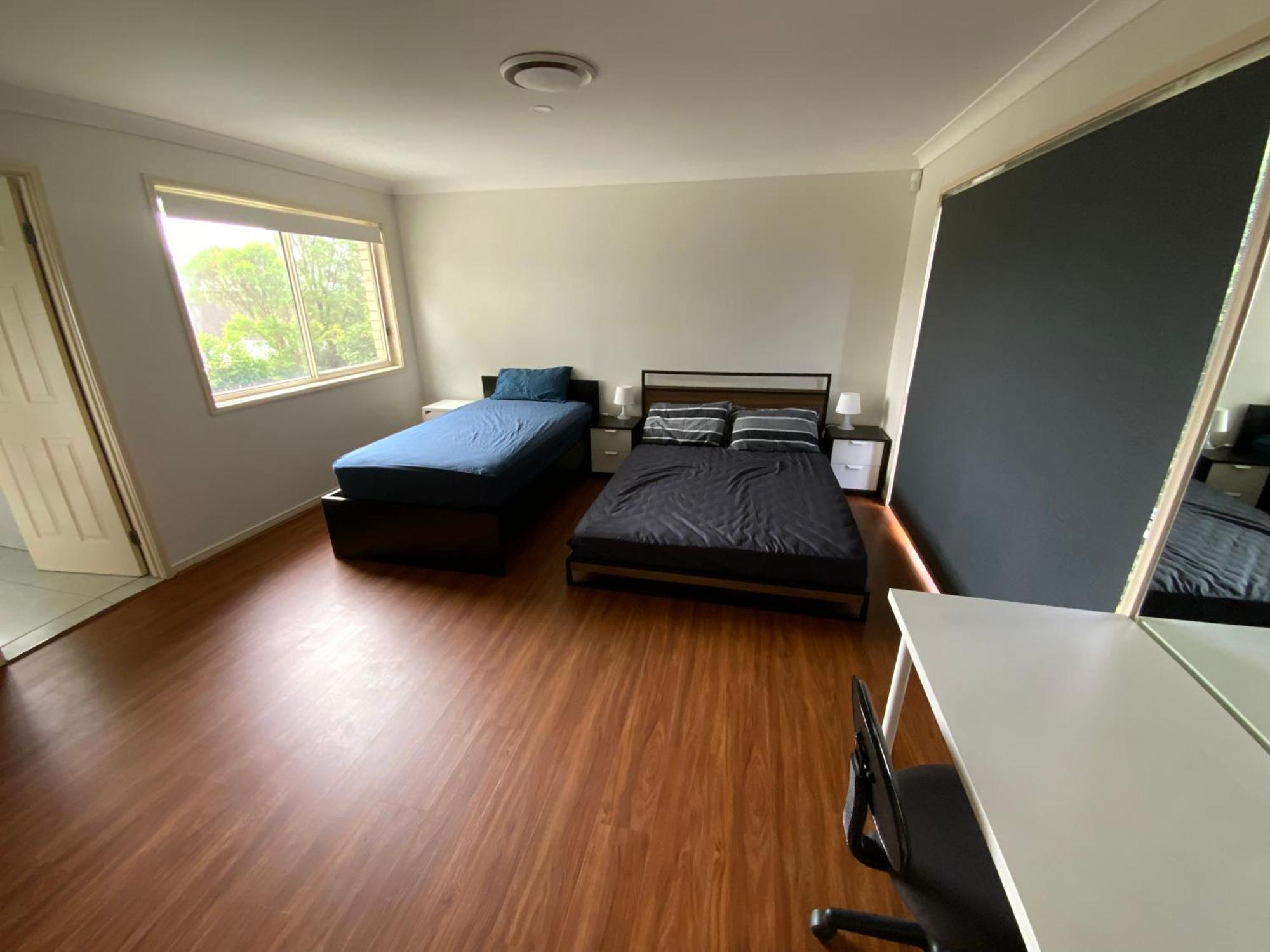 Shared House With Other Guests Near Shopping Center And Theme Parks Apartamento Gold Coast Quarto foto